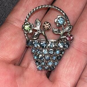 Vintage Rhinestone Flower Basket Brooch/Pin!!!